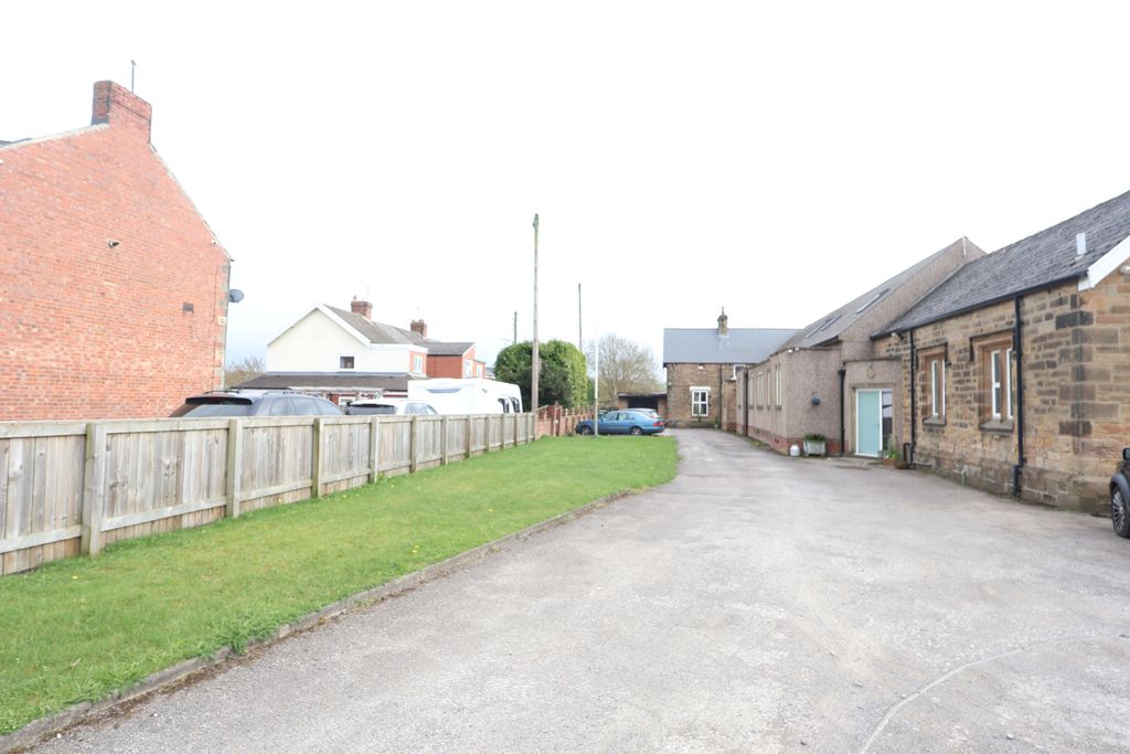 Entrance Driveway- click for photo gallery